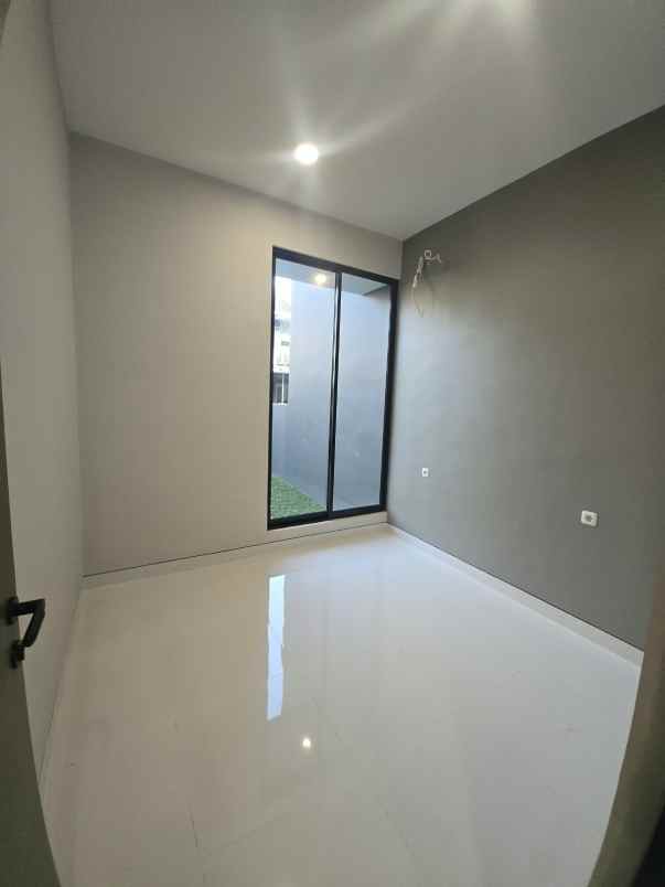 dijual rumah cluster florence pakuwon city