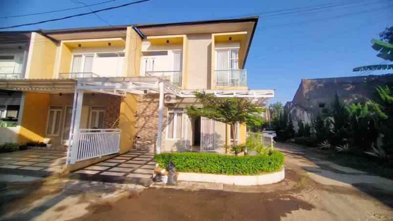 dijual rumah cluster graceland