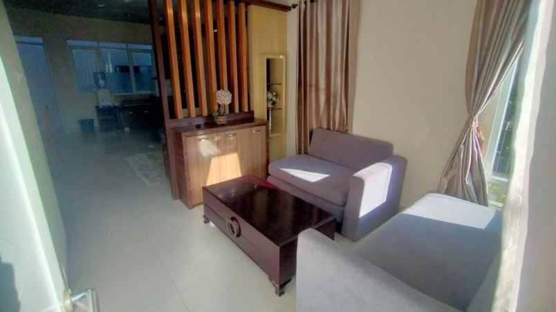 dijual rumah cluster graceland