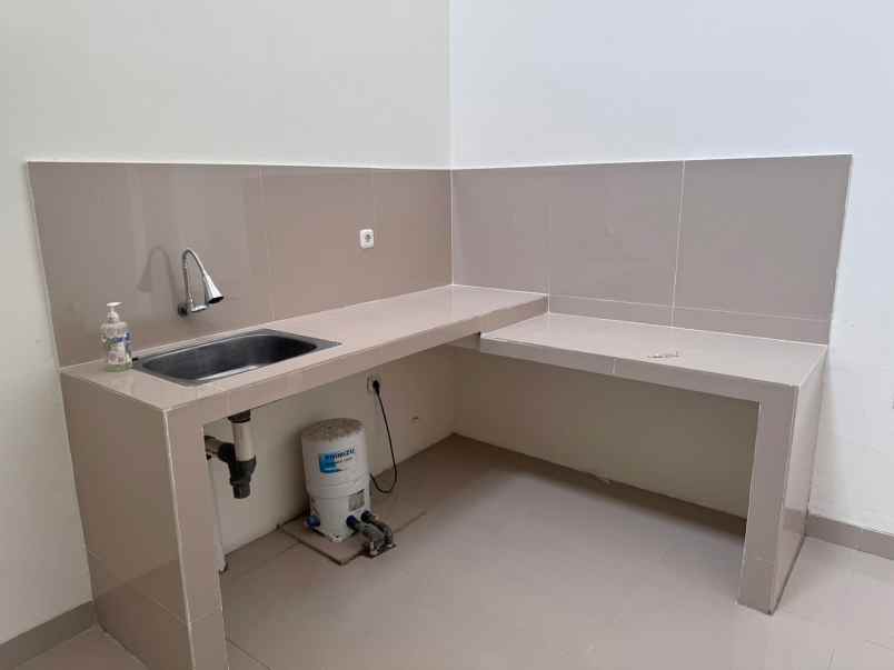 dijual rumah cluster lavesh kota