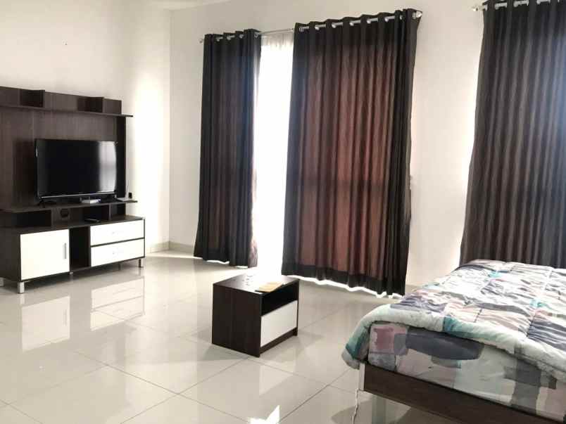 dijual rumah cluster palm spring jgc