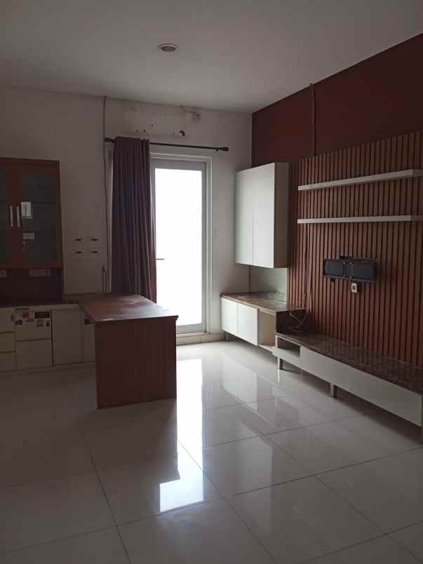 dijual rumah cluster palm spring jgc