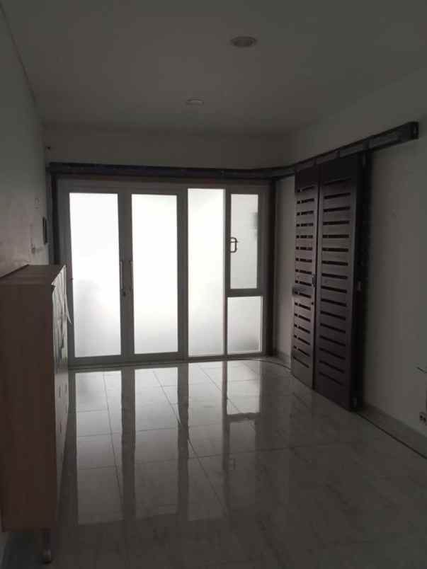 dijual rumah cluster palm spring jgc