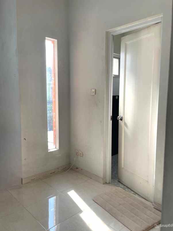 dijual rumah cluster teresta metland cakung