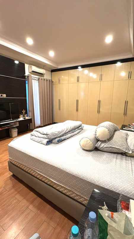 dijual rumah cluster zebrina jgc