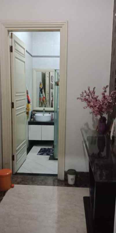 dijual rumah daan mogot jakbar