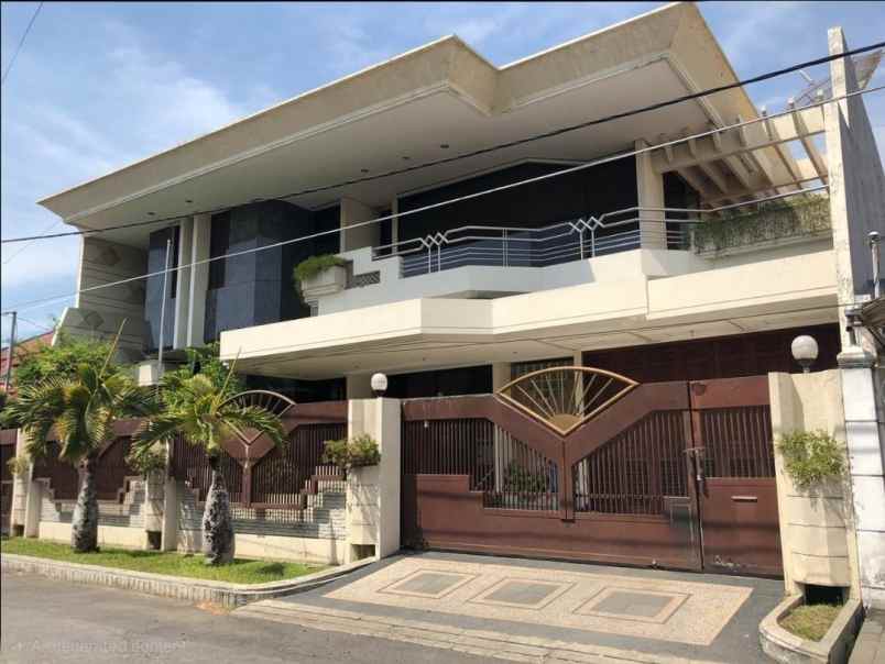 dijual rumah dharmahusada indah