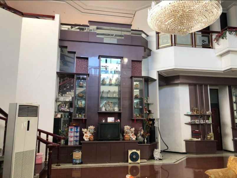 dijual rumah dharmahusada indah