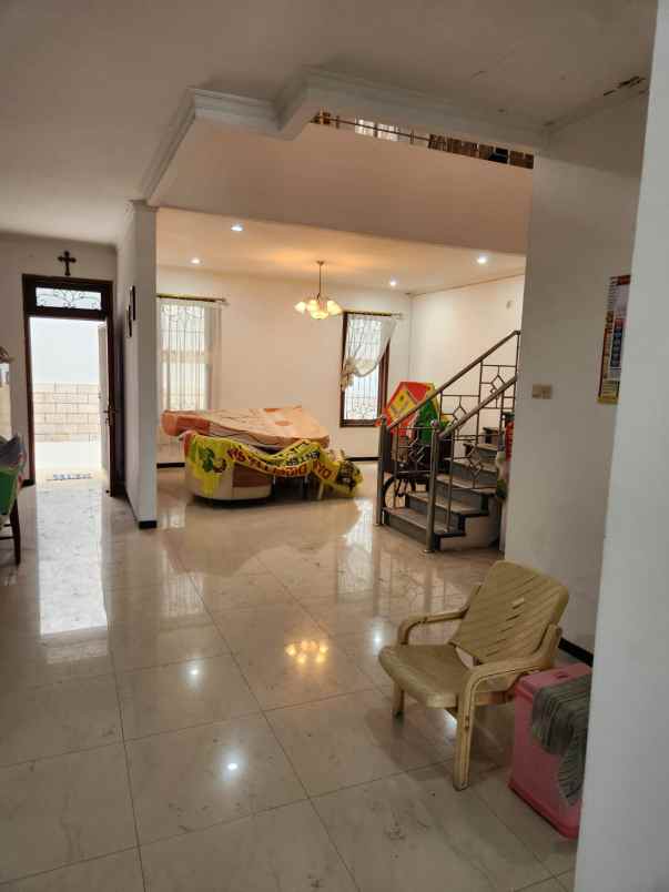 dijual rumah dharmahusada mas