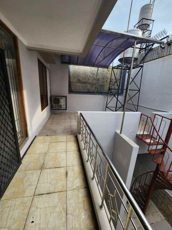 dijual rumah dharmahusada mas