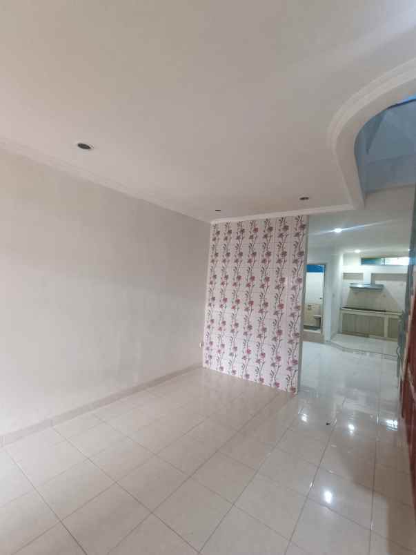 dijual rumah di kalideres permai jakarta barat