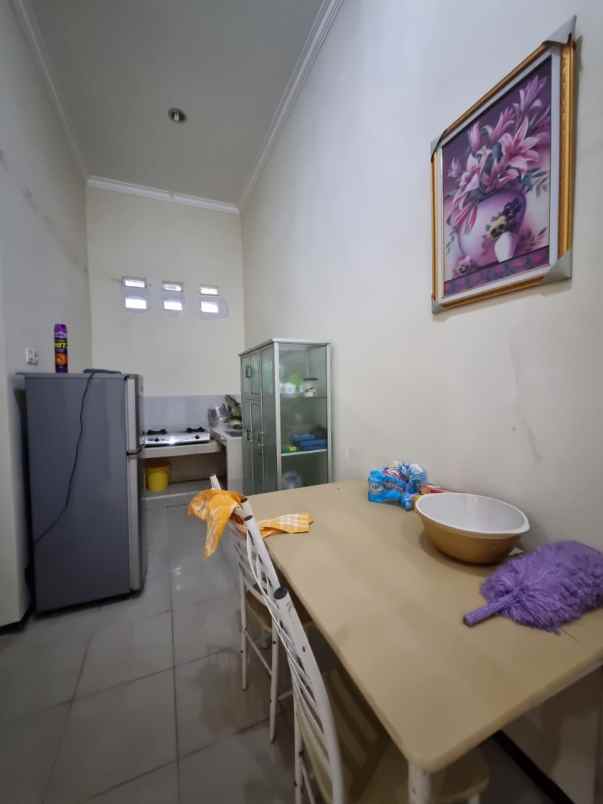 dijual rumah di perumahan griya permata