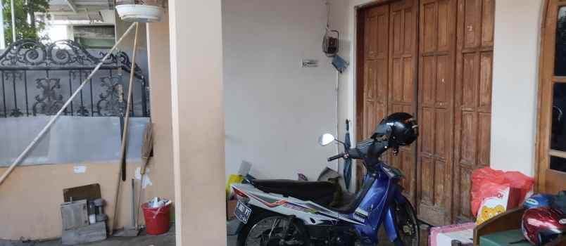 dijual rumah di pusat kota surabaya