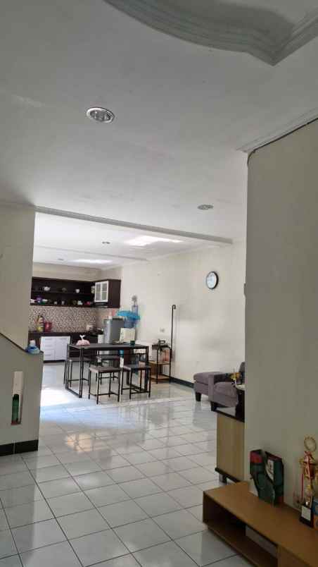 dijual rumah di setra duta dekat sarijadi pasteur