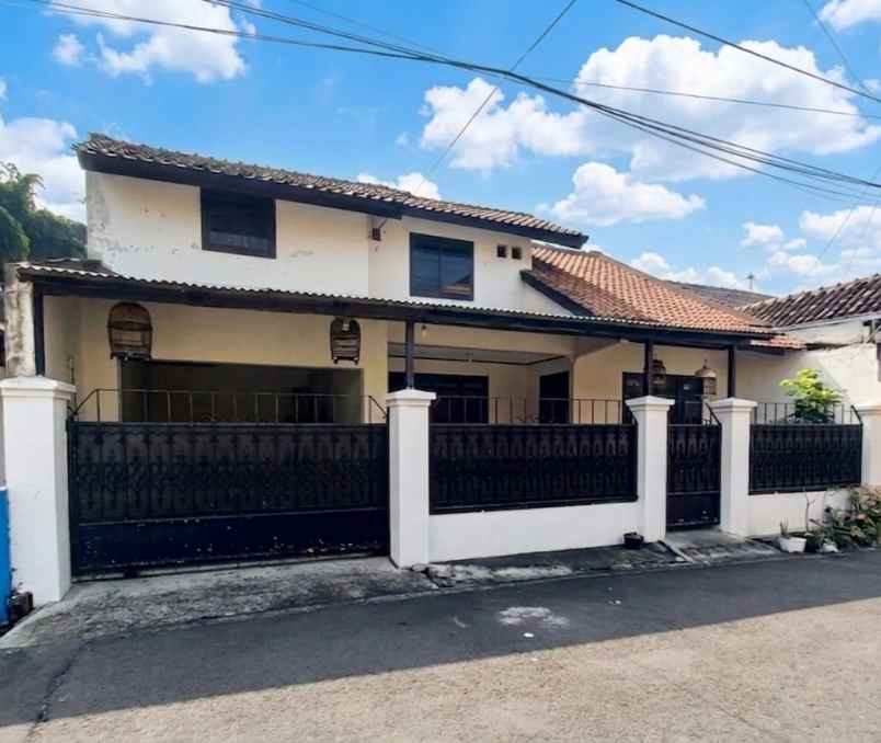 dijual rumah di sri redjeki kalibanteng semarang