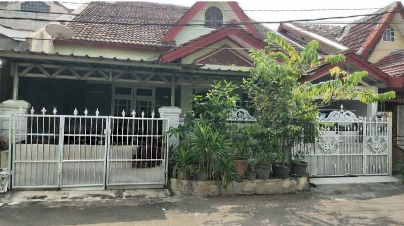 dijual rumah di taman galaxy bekasi