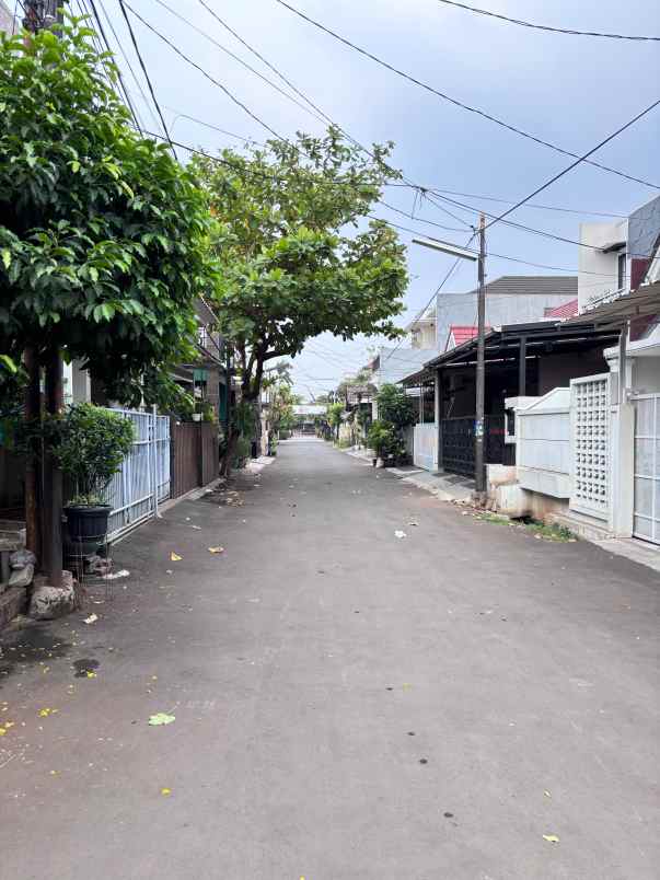 dijual rumah di taman gigi galaxy bekasi