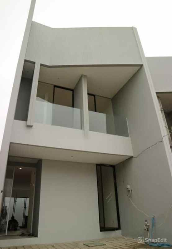 dijual rumah dian istana
