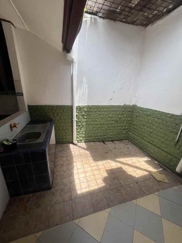 dijual rumah dipondok gede lt180 nego