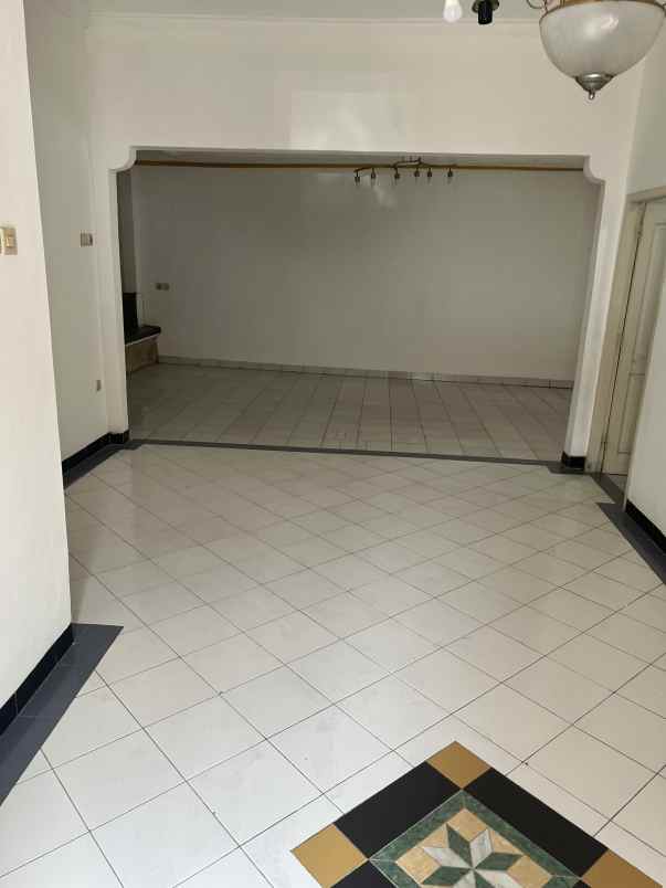 dijual rumah dipondok gede lt180 nego