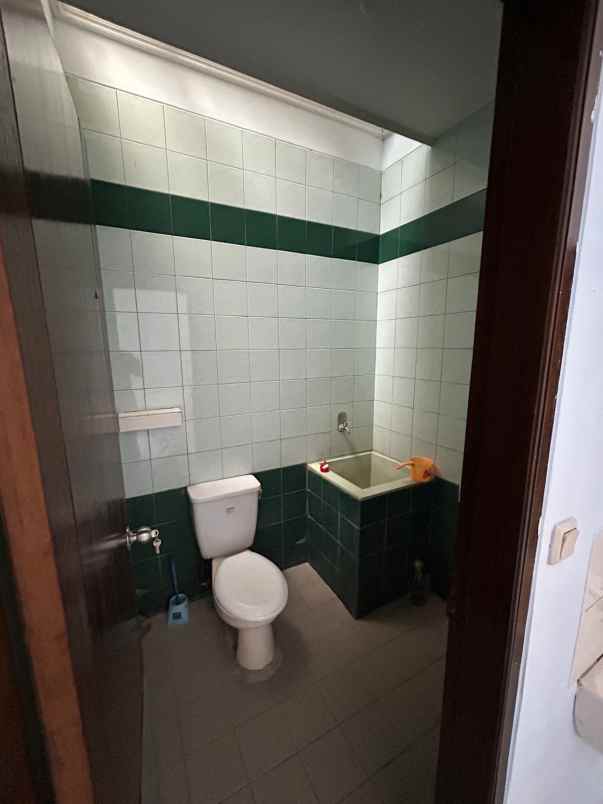 dijual rumah disutera kirana pondok