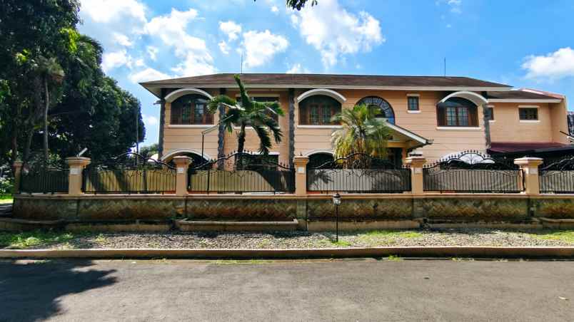 dijual rumah dukuh bima buana lambangsari