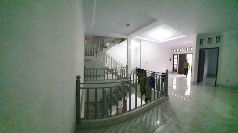 dijual rumah duren sawit