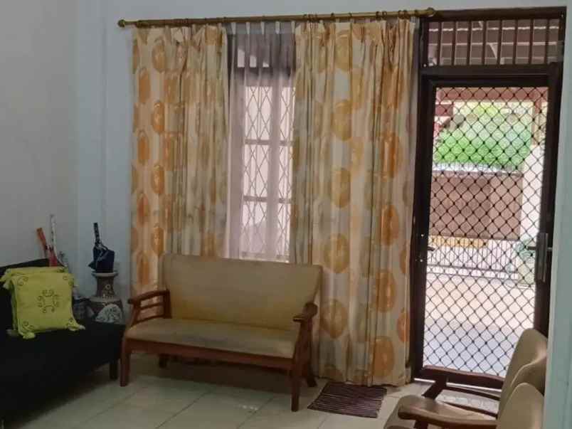 dijual rumah duren sawit