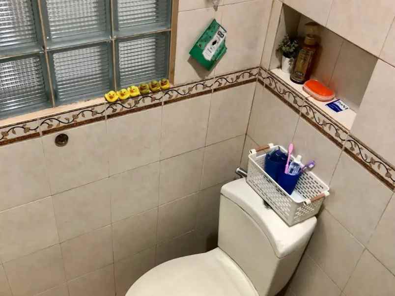 dijual rumah duren sawit