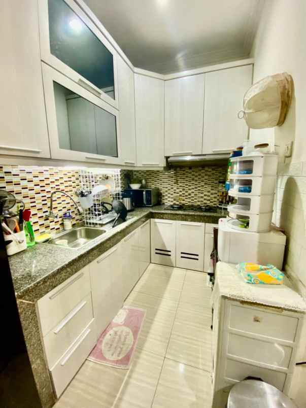 dijual rumah duri kepa dekat taman ratu