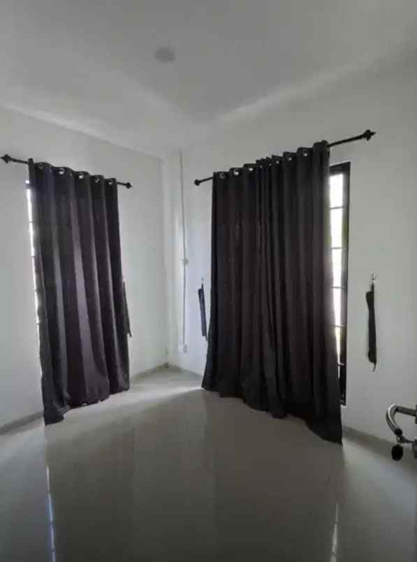 dijual rumah eastern park residence