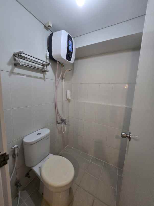 dijual rumah educity yale