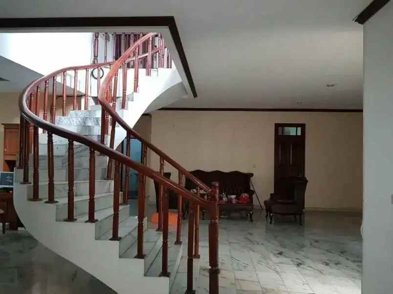 dijual rumah eramas