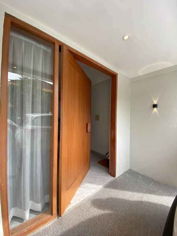 dijual rumah gading harmoni kelapa gading