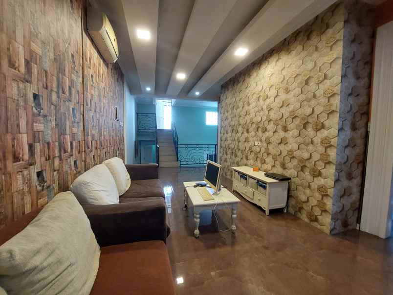 dijual rumah galaxy