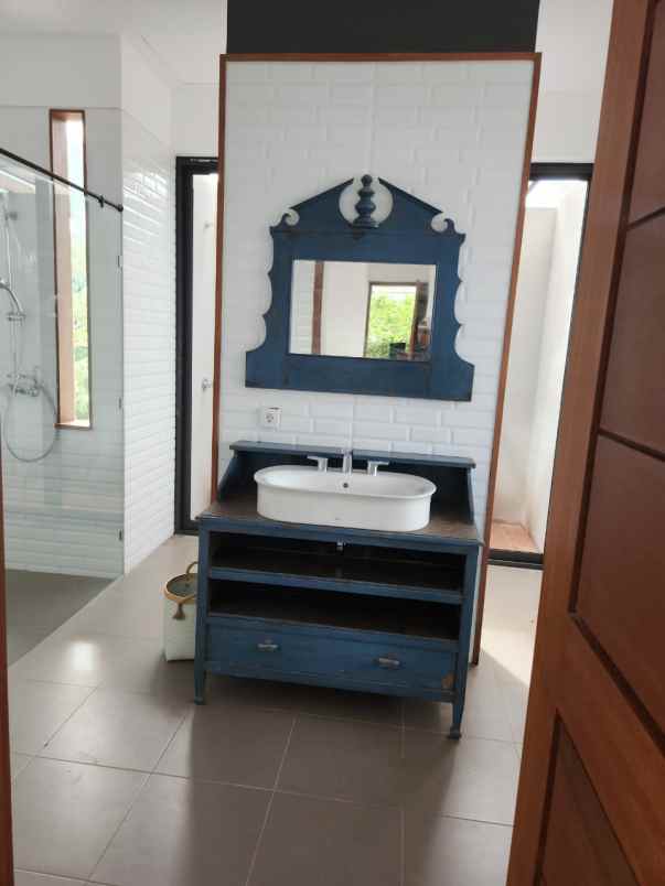 dijual rumah gita kencana karang mas