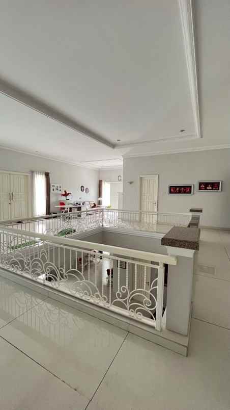 dijual rumah graha famili