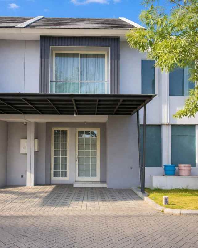 dijual rumah grand pakuwon