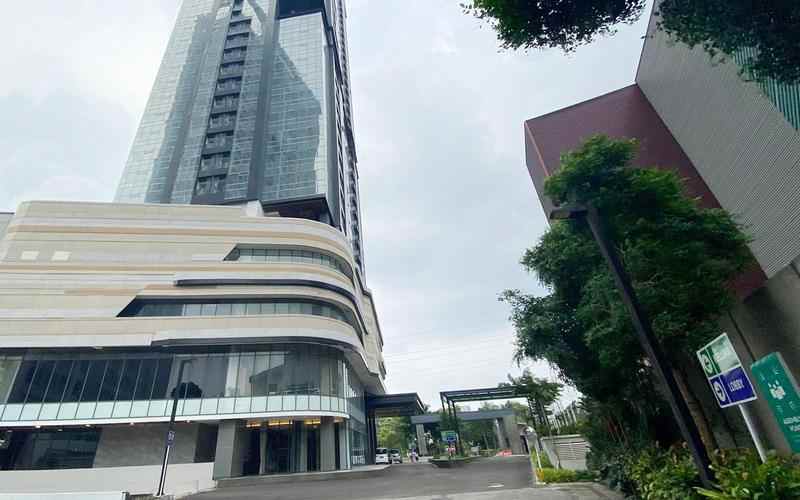 dijual rumah grand sungkono lagoon