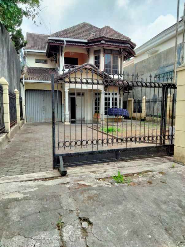 dijual rumah idaman tengah kota