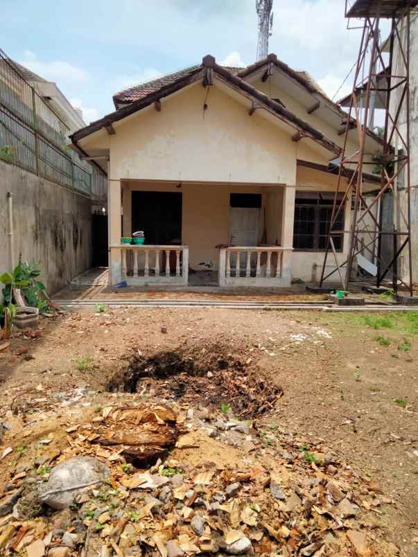 dijual rumah idaman tengah kota