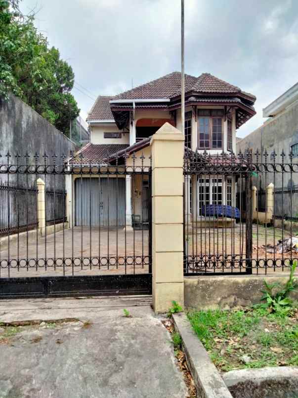 dijual rumah idaman tengah kota