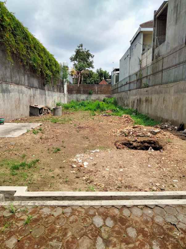 dijual rumah idaman tengah kota