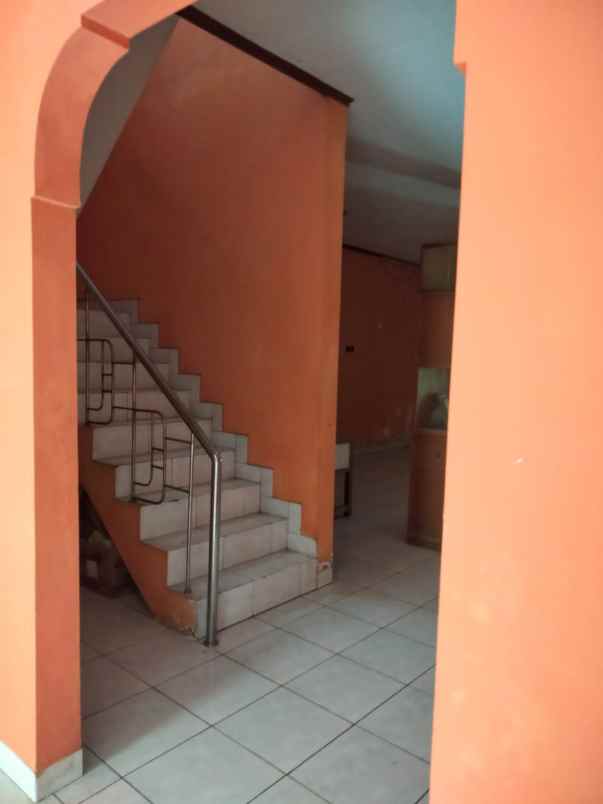 dijual rumah idaman tengah kota