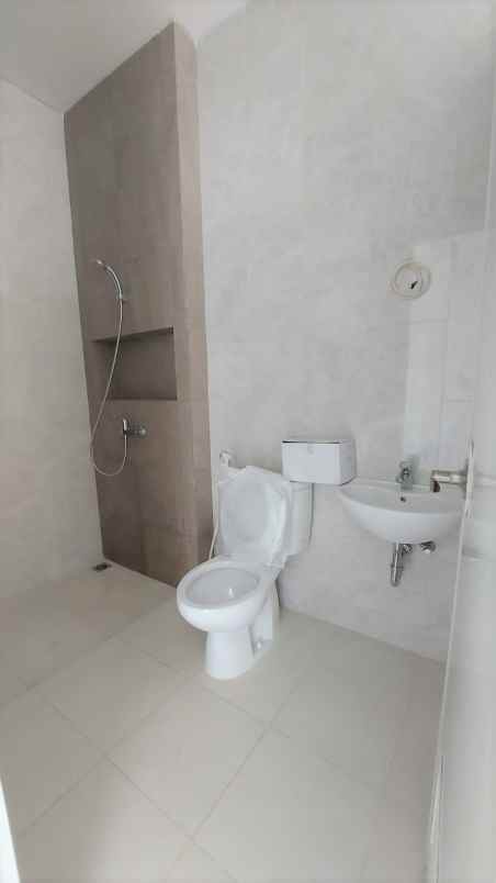 dijual rumah imperial gading sukapura