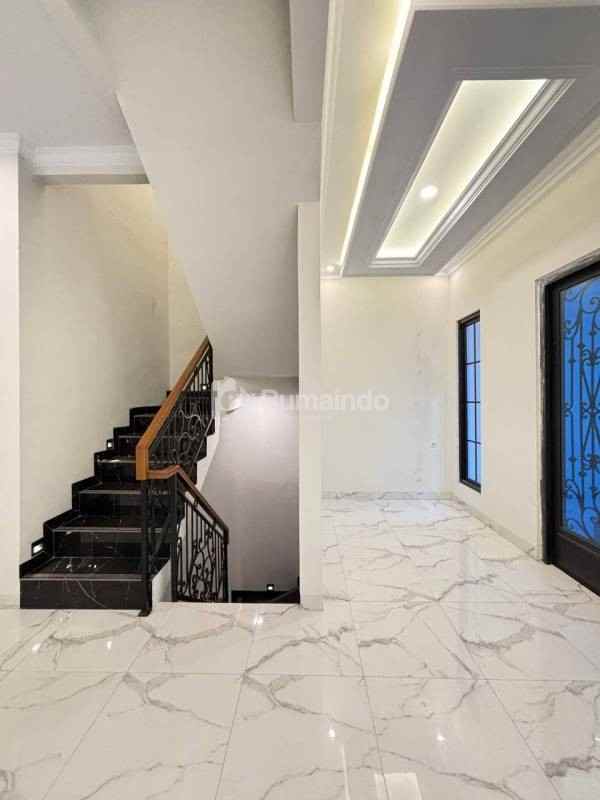 dijual rumah jagakarsa