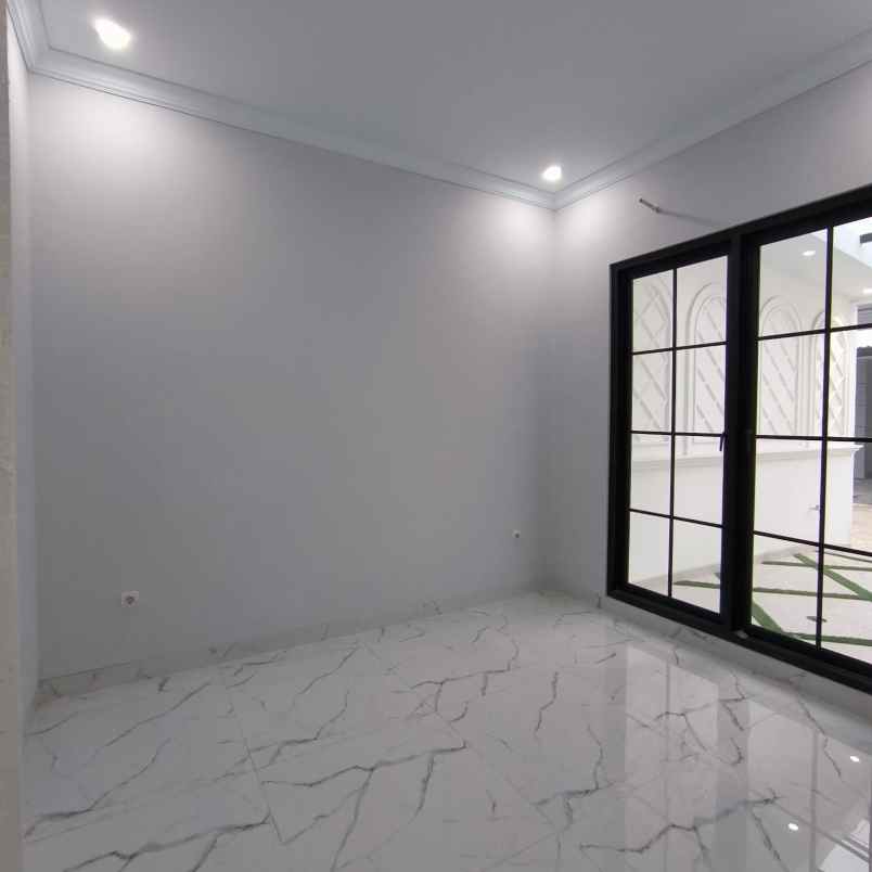 dijual rumah jagakarsa jakarta selatan