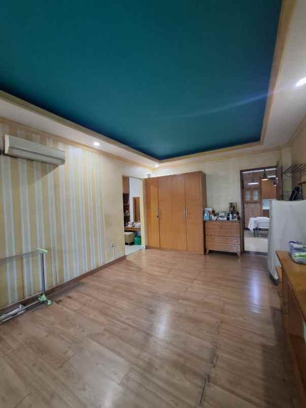 dijual rumah jaka sampurna