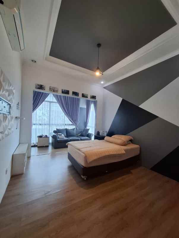 dijual rumah jaka sampurna