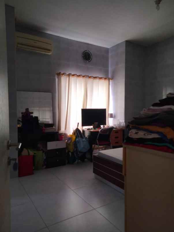 dijual rumah jakarta garden city